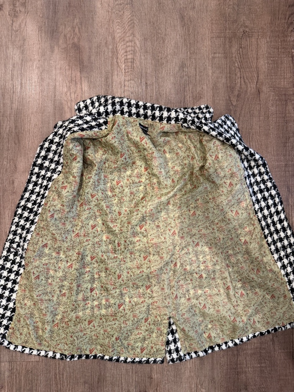 Houndstooth 3 Button Coat - Picture 6 of 7